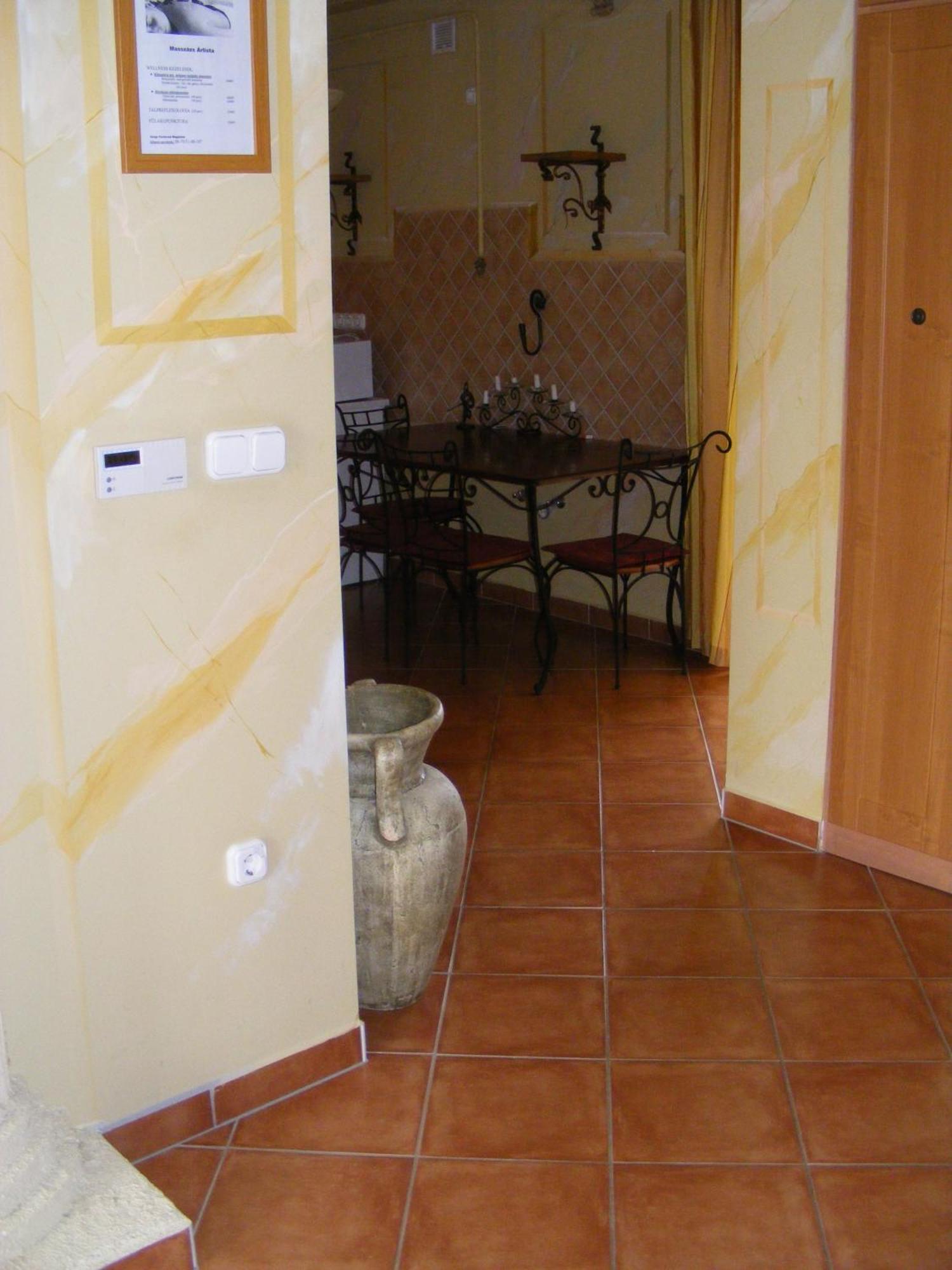 Hotel Don Quijote Középkori Panzio és Étterem Lenti Esterno foto
