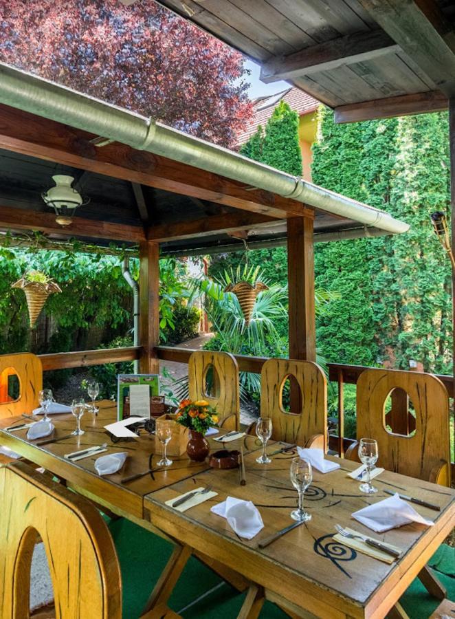 Hotel Don Quijote Középkori Panzio és Étterem Lenti Esterno foto