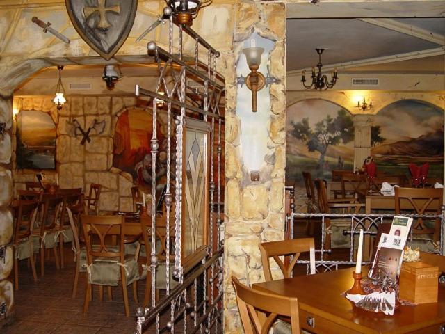 Hotel Don Quijote Középkori Panzio és Étterem Lenti Esterno foto