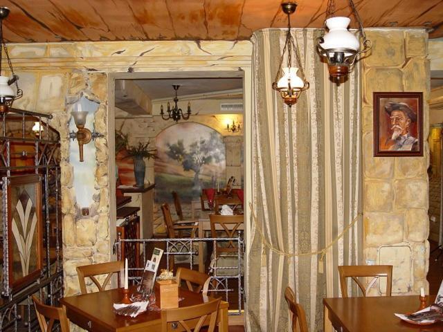 Hotel Don Quijote Középkori Panzio és Étterem Lenti Esterno foto